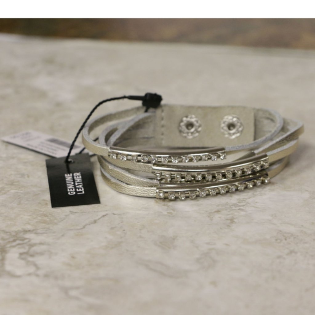 Whbm Genuine Leather SilverCrystal Snap Bracelet 40$